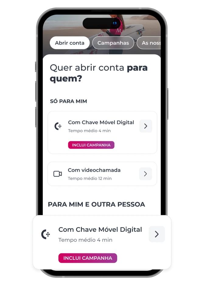 Ecrã de telemóvel a mostrar as opções digitais para abrir conta no Millennium bcp: 'só para mim' ou 'para mim e para outra pessoa', com Chave Móvel Digital e em campanha
